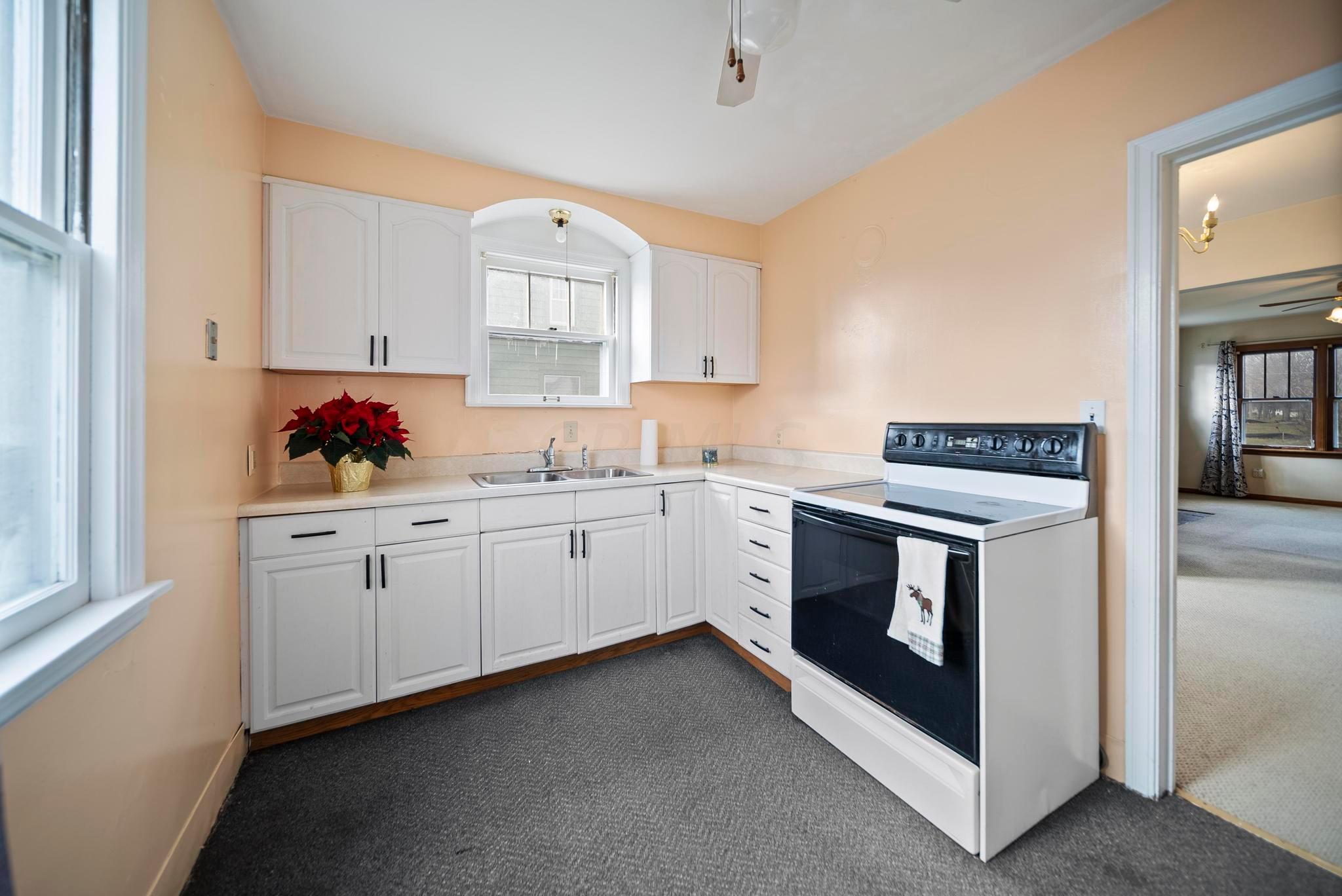 3117 Parkside Road Columbus, OH 43204 - Photo 4 of 43 Kitchen
