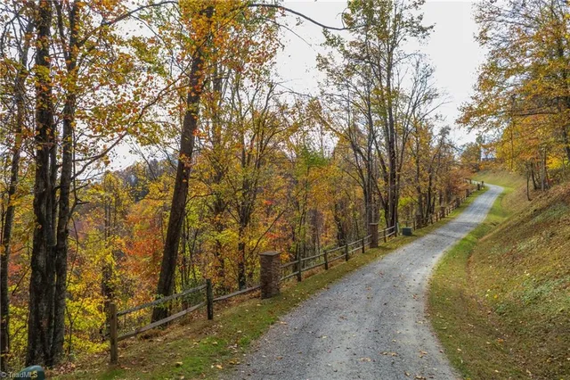 $78,315 | 1 Mayito Lane, Mouth Of Wilson, VA 24363