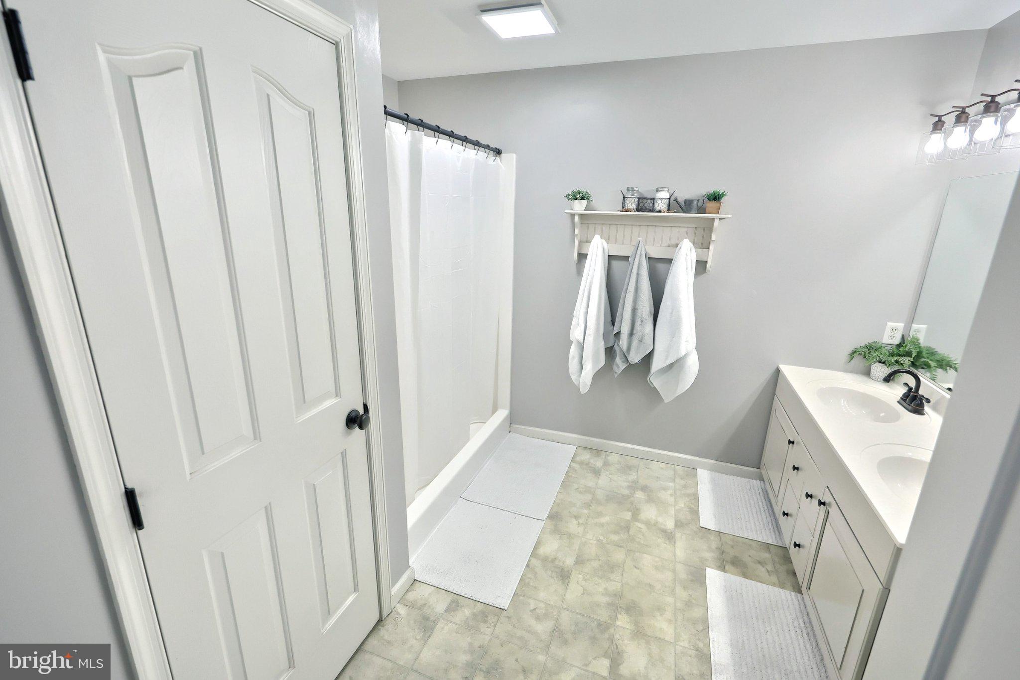 2163 Rillian Lane York, PA 17404 - Photo 39 of 62 Gallery Image 39