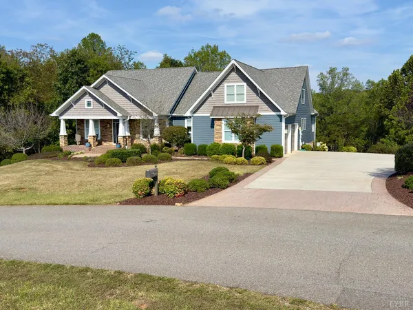 $979,000 | 1420 West Crossing Drive, Forest, VA 24551