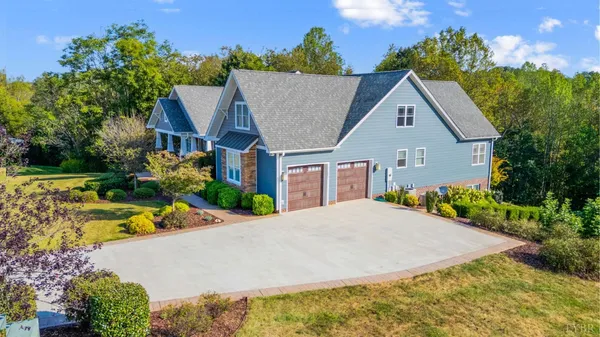 $979,000 | 1420 West Crossing Drive, Forest, VA 24551