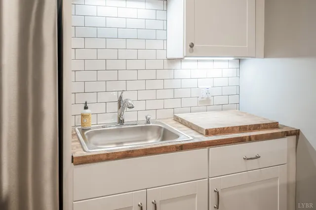 $979,000 | 1420 West Crossing Drive, Forest, VA 24551