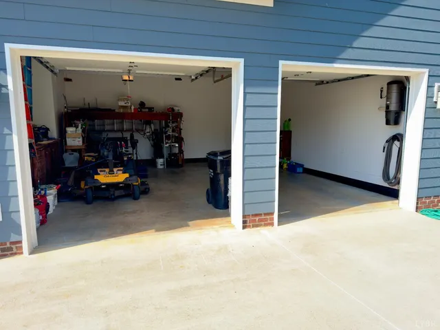 $979,000 | 1420 West Crossing Drive, Forest, VA 24551