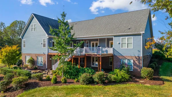 $979,000 | 1420 West Crossing Drive, Forest, VA 24551