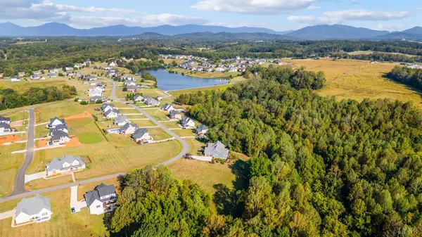 $979,000 | 1420 West Crossing Drive, Forest, VA 24551