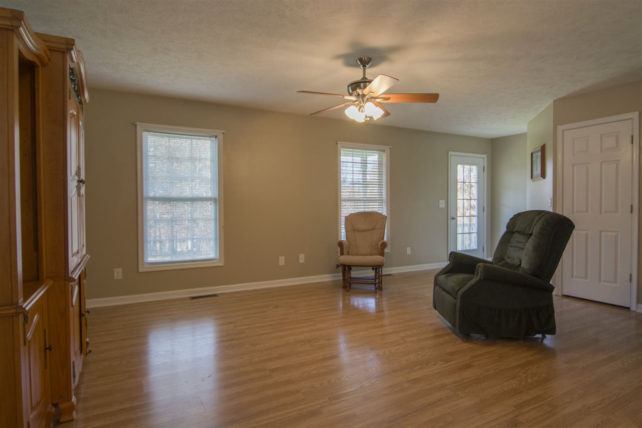 1082 Loop Road Elkton, VA 22827 - Photo 6 of 14 Gallery Image 6