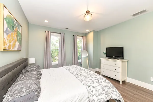 $1,800 | 1242 South Talbott Street, Indianapolis, IN 46225