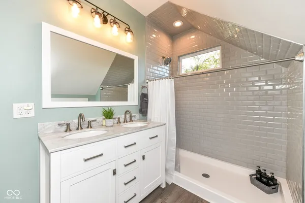 $1,800 | 1242 South Talbott Street, Indianapolis, IN 46225