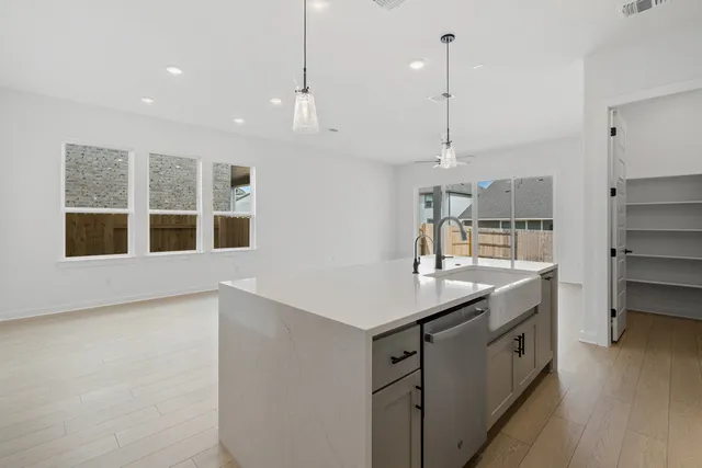 $449,990 | 206 Lariat Loop, Liberty Hill, TX 78642