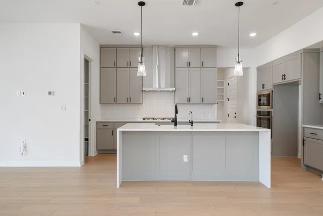 $449,990 | 206 Lariat Loop, Liberty Hill, TX 78642