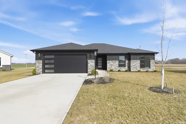 $369,900 | 1572 Lagonda Trail, Fort Wayne, IN 46818