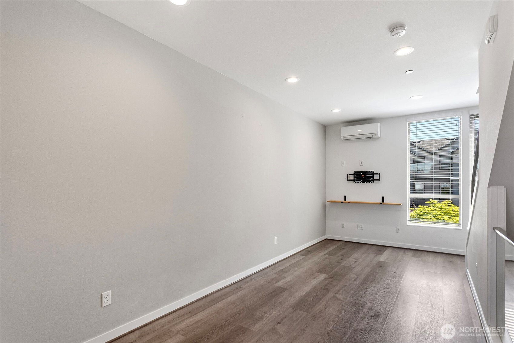 604 Northwest 77th Street, Unit D Seattle, WA 98117 - Photo 17 of 30
