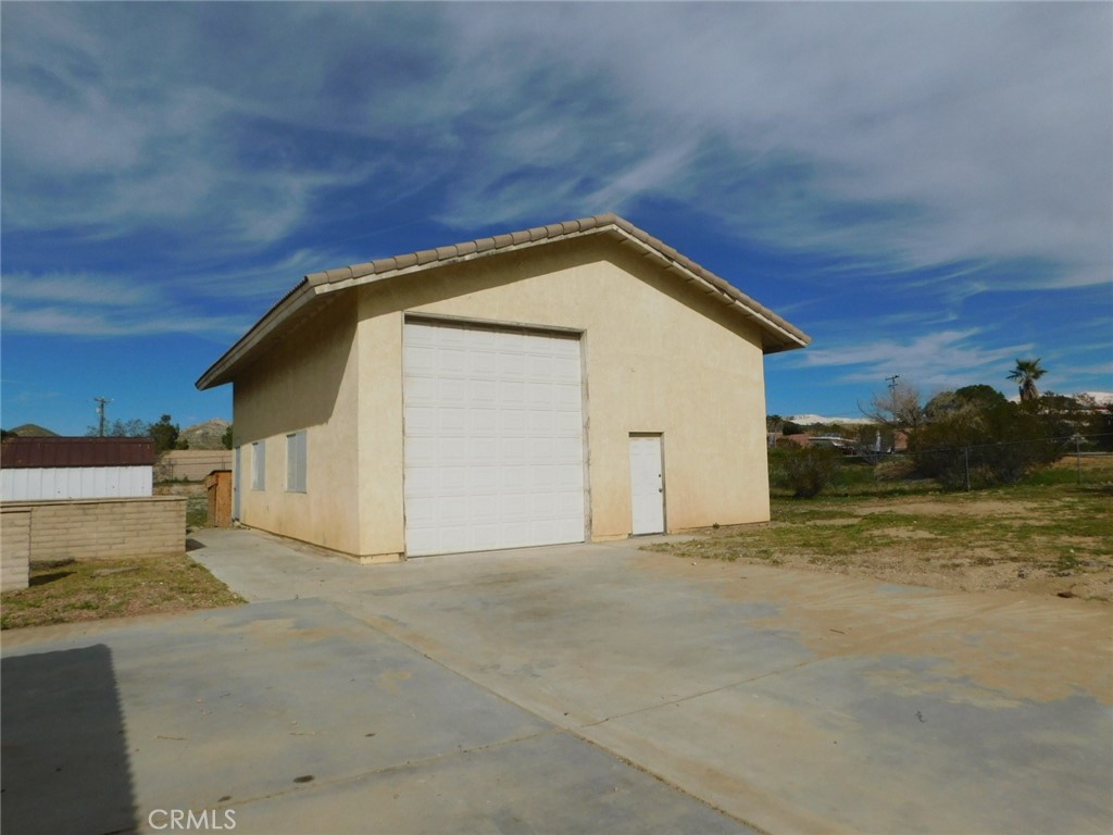 16420 Malahat Road Apple Valley, CA 92307 - Photo 6 of 14
