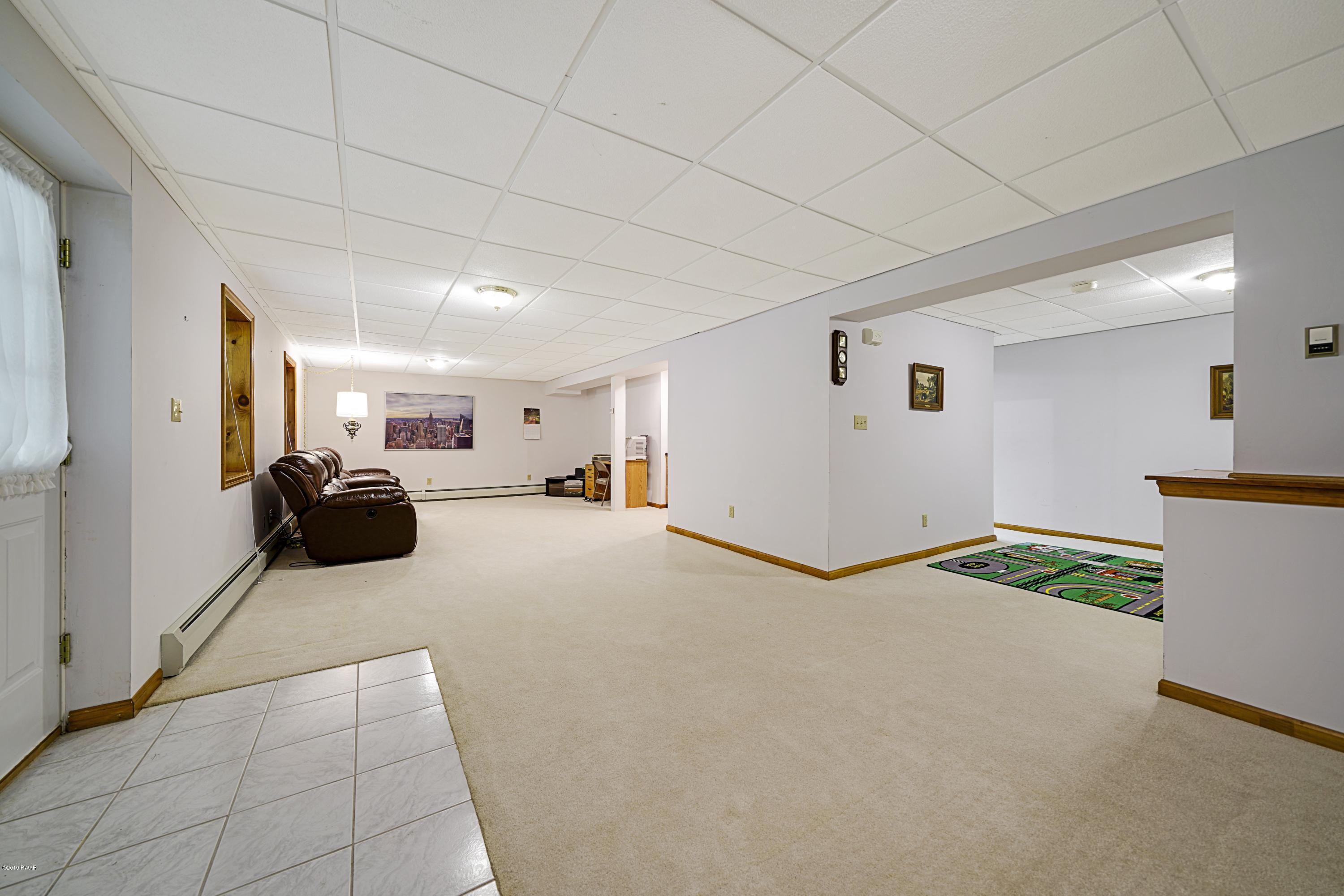 111 Stone Ridge Lane Milford, PA 18337 - Photo 31 of 36 6