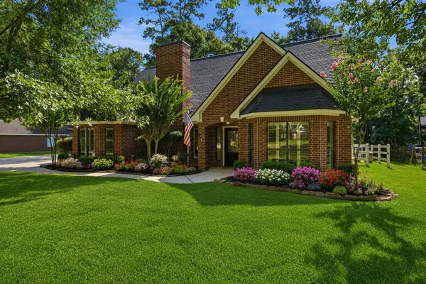 $579,000 | 2312 Hollowbrook Lane, Conroe, TX 77384