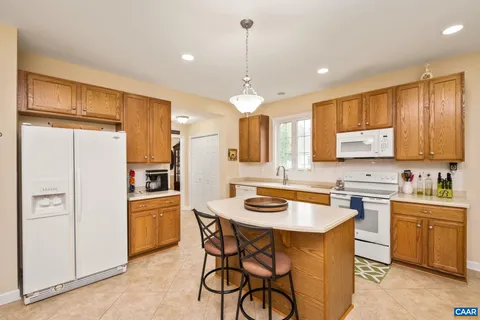$500,000 | 35 Piney Loop, Zion Crossroads, VA 22942