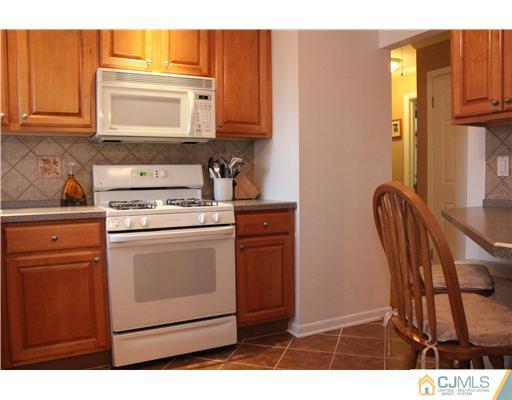33 Rutgers Avenue Colonia, NJ 07067 - Photo 4 of 25 Gallery Image 4