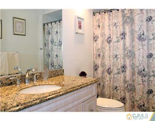 33 Rutgers Avenue Colonia, NJ 07067 - Photo 6 of 25 Gallery Image 6