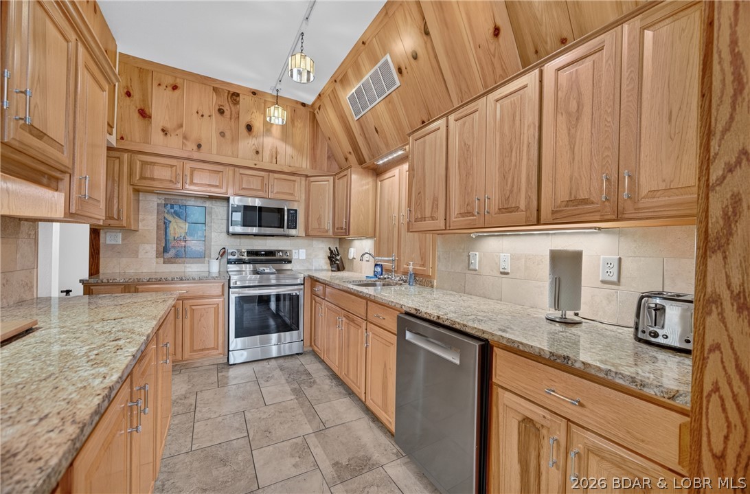 4467 Cove Road Osage Beach, MO 65065 - Photo 31 of 79 Gallery Image 31