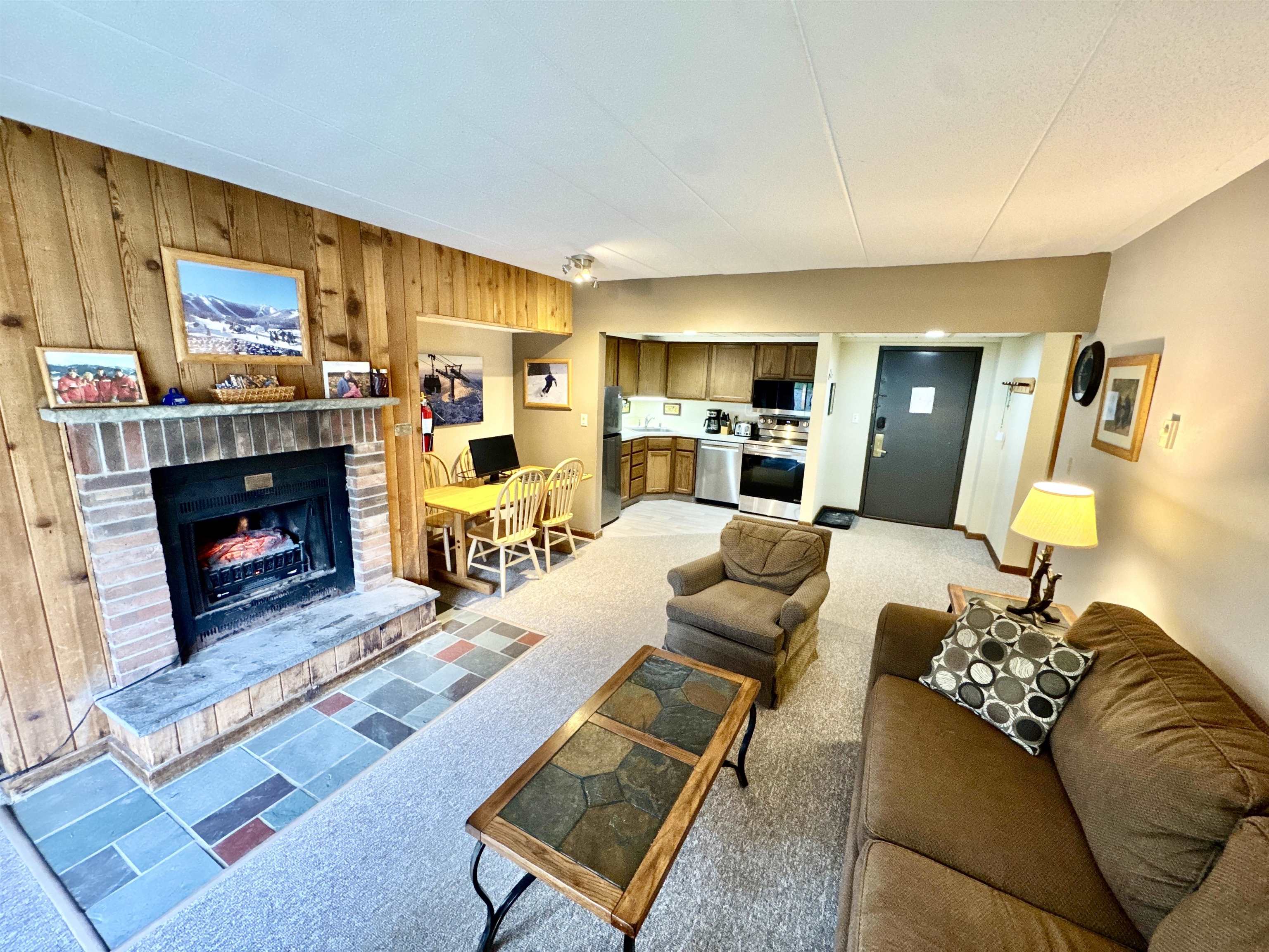 135 East Mountain Road, Unit 1A3 Killington, VT 05751 - Photo 3 of 32
