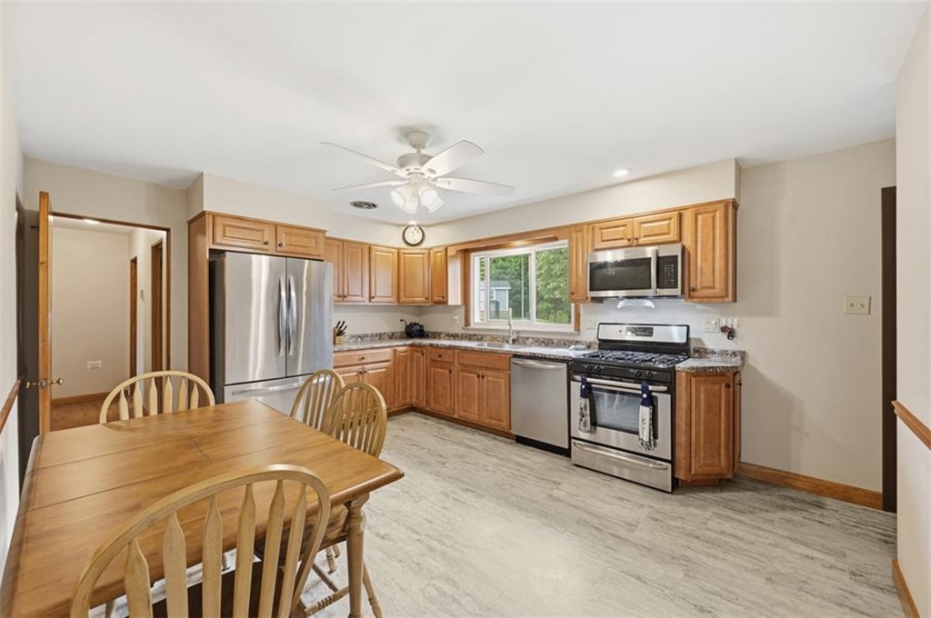 2207 Ridgevue Avenue Aliquippa, PA 15001 - Photo 10 of 41