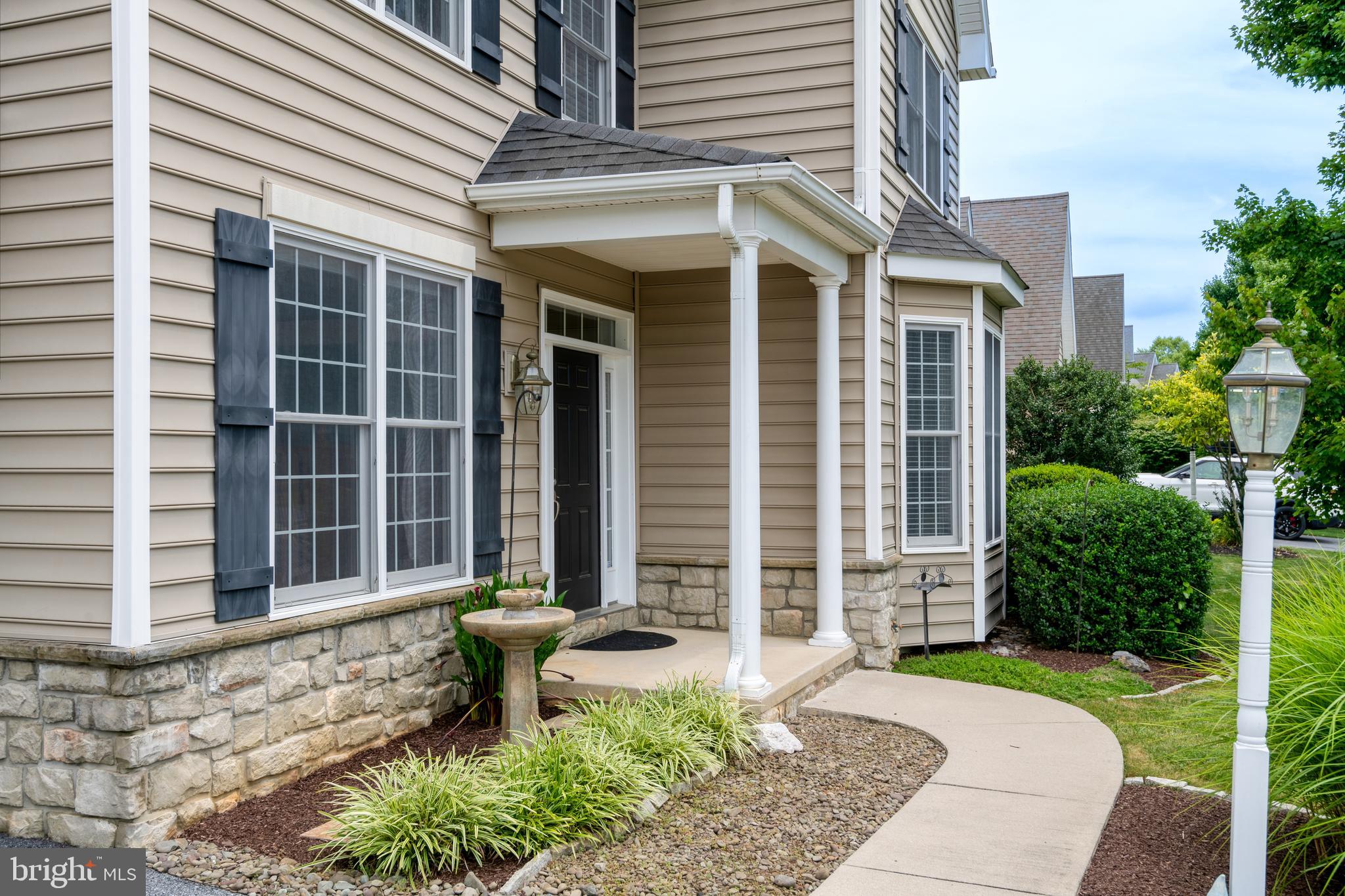 327 Spurrier Drive Lititz, PA 17543 - Photo 4 of 63 Gallery Image 4