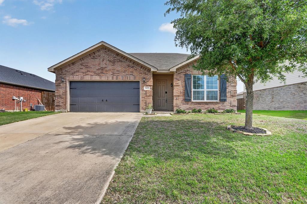 1627 Kawati Way Krum, TX 76249 - Photo 3 of 32