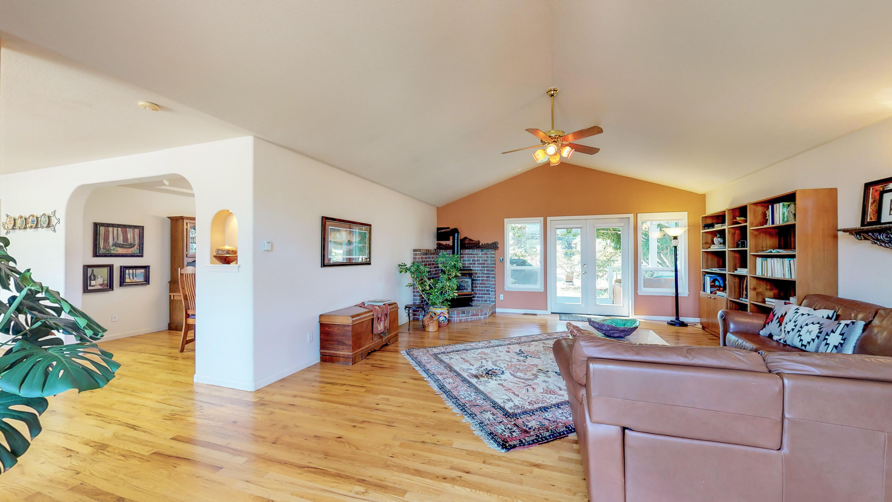 1430 Hatchery Road Arcata, CA 95521 - Photo 7 of 103 Living Room