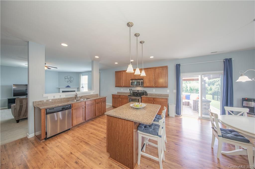 2711 Aldergrove Road Matthews, NC 28105 - Photo 14 of 44 Gallery Image 14