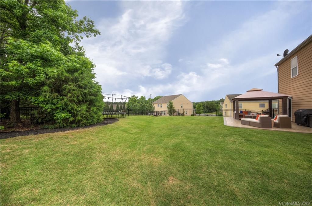 2711 Aldergrove Road Matthews, NC 28105 - Photo 4 of 44 Gallery Image 4