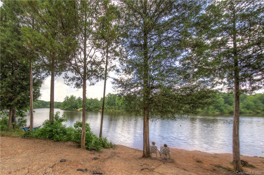 2711 Aldergrove Road Matthews, NC 28105 - Photo 39 of 44 Gallery Image 39