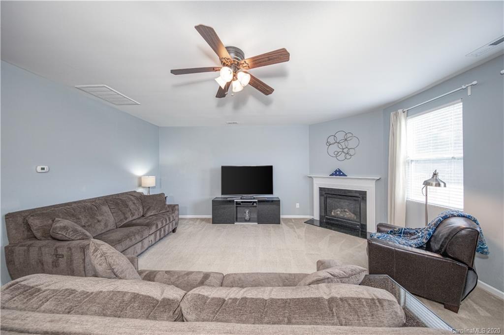2711 Aldergrove Road Matthews, NC 28105 - Photo 10 of 44 Gallery Image 10