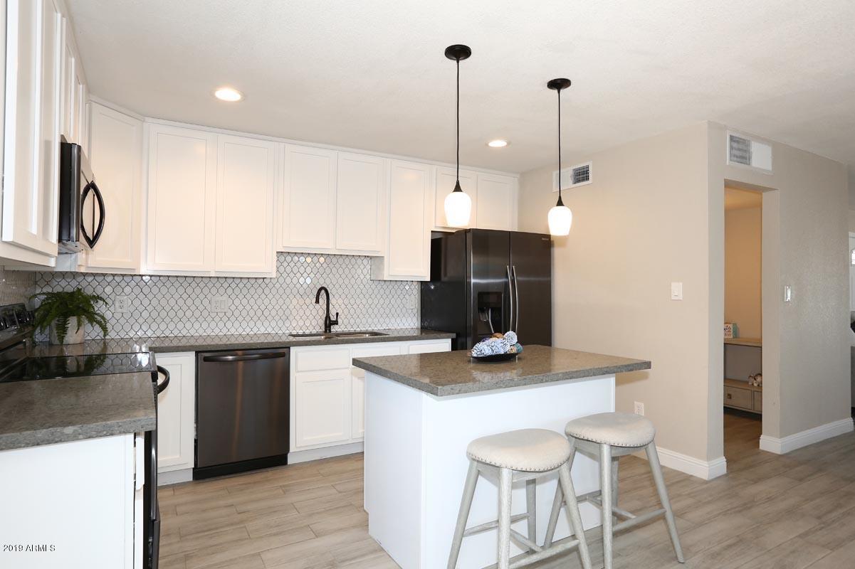 8531 East Chaparral Road Scottsdale, AZ 85250 - Photo 11 of 39 Kitchen2