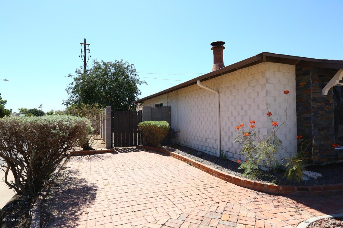 8531 East Chaparral Road Scottsdale, AZ 85250 - Photo 29 of 39 Side Gate