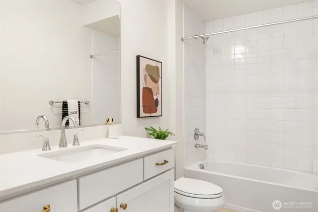 $1,299,000 | 13359 (site32) Ne 175th Place, Woodinville, WA 98072