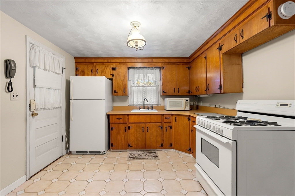 17 Donald Road Stoughton, MA 02072 - Photo 14 of 19 Gallery Image 14
