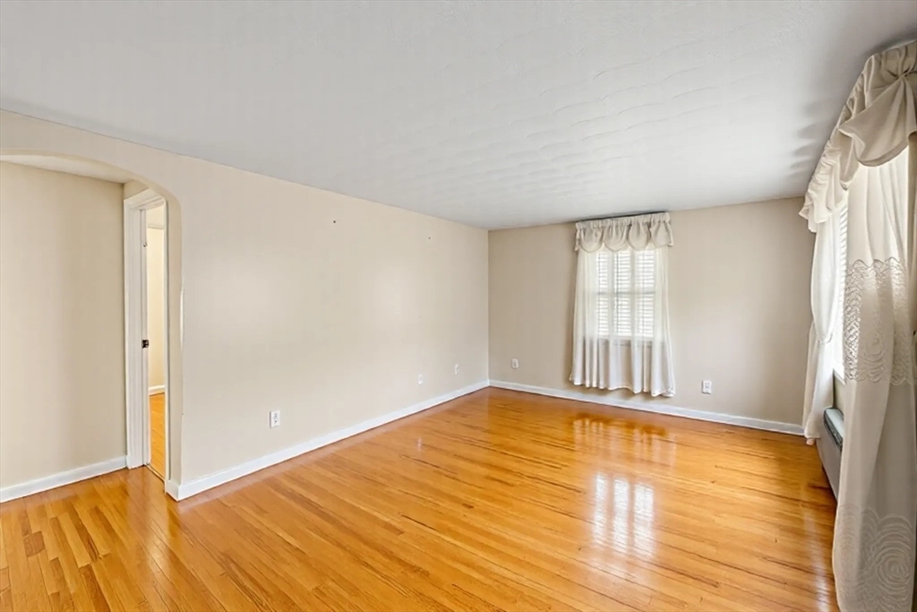 17 Donald Road Stoughton, MA 02072 - Photo 5 of 19 Gallery Image 5