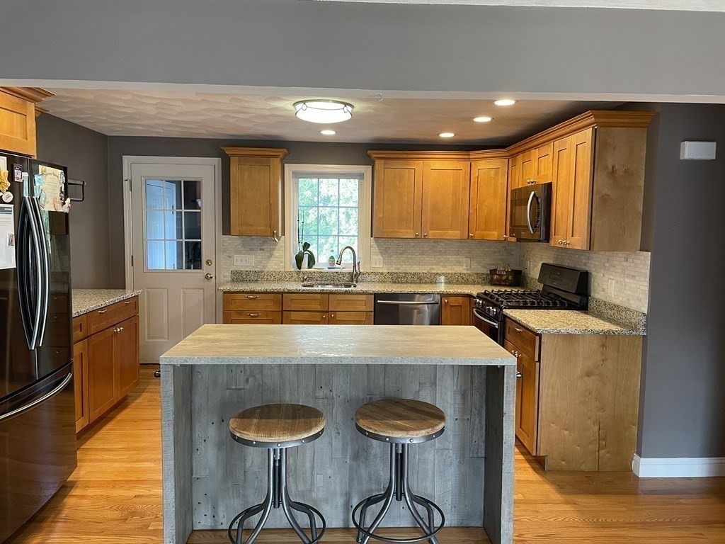 153 Judge Road Lynn, MA 01904 - Photo 4 of 30 Gallery Image 4