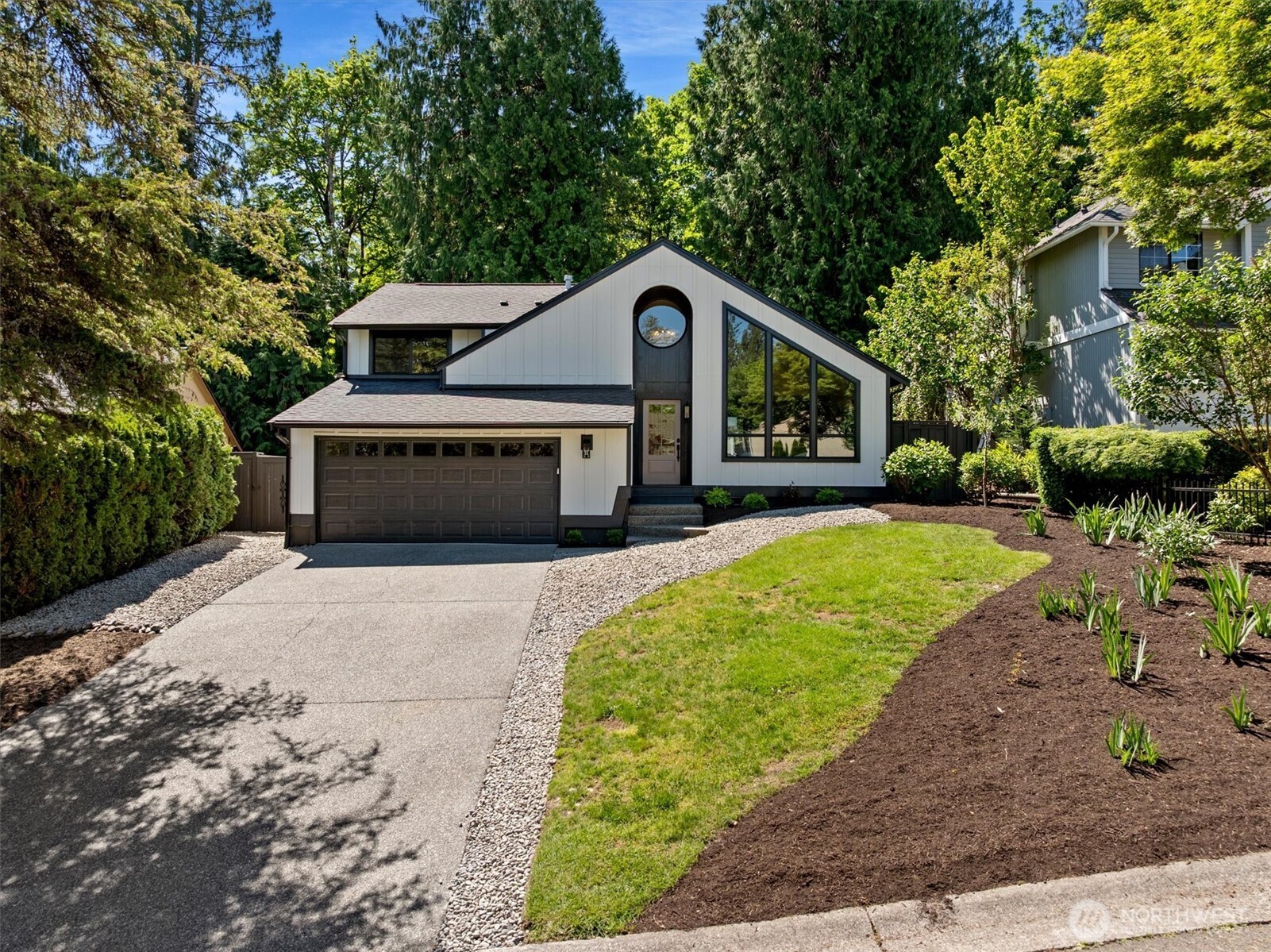 2425 Northwest Oakcrest Drive Issaquah, WA 98027 - Photo 1 of 32