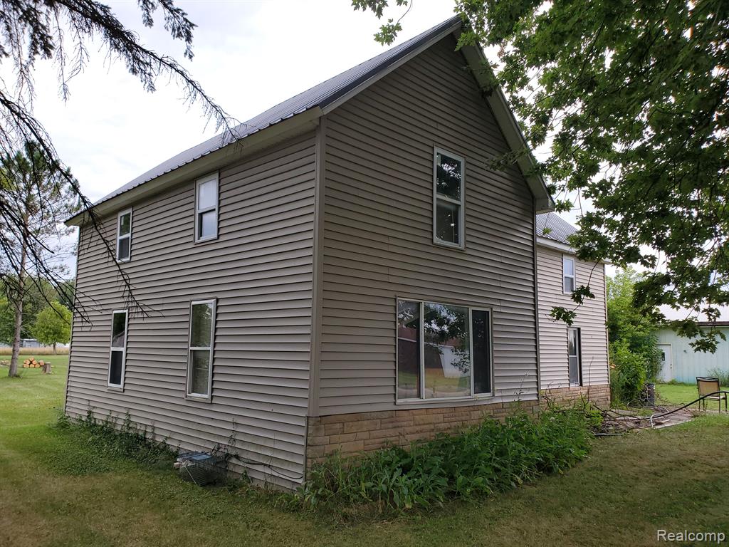 15950 Nelson Road Hemlock, MI 48626 - Photo 2 of 33