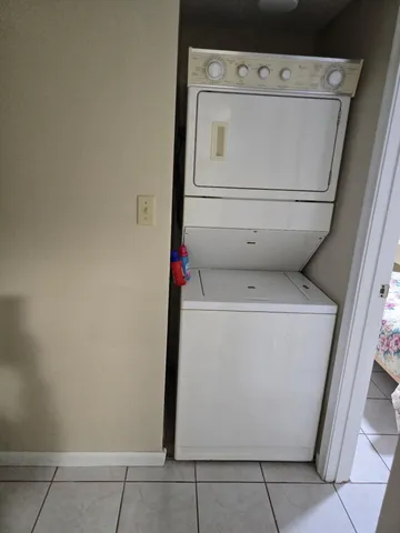 a view of a house with outdoor space