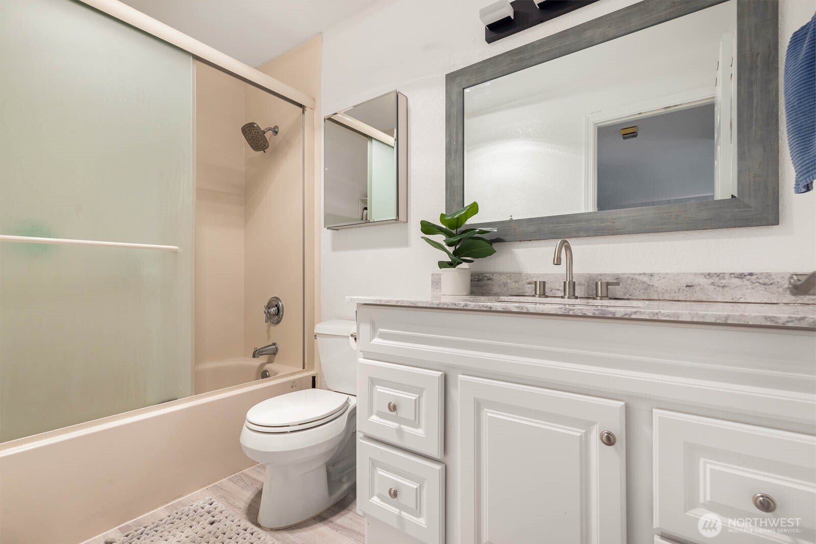 8747 Phinney Avenue North, Unit 7 Seattle, WA 98103 - Photo 12 of 15