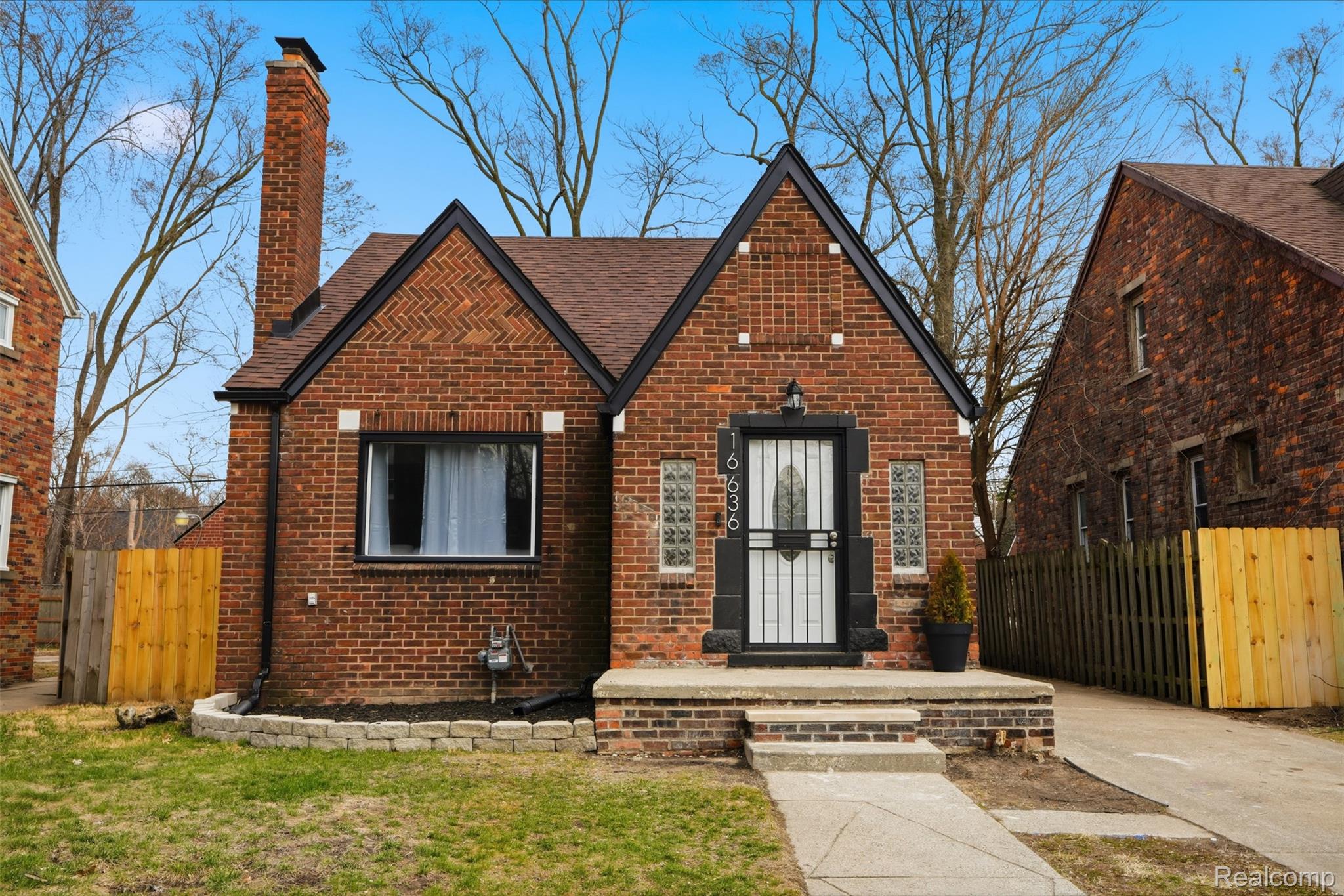 16636 Ardmore Street Detroit, MI 48235 - Photo 1 of 27 009.jpg
