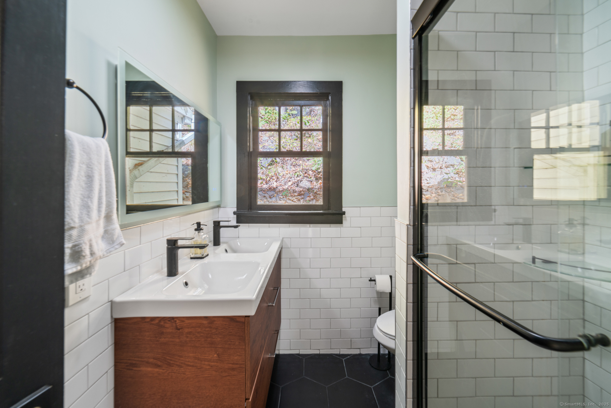 109 Mountain Road Ridgefield, CT 06877 - Photo 11 of 18