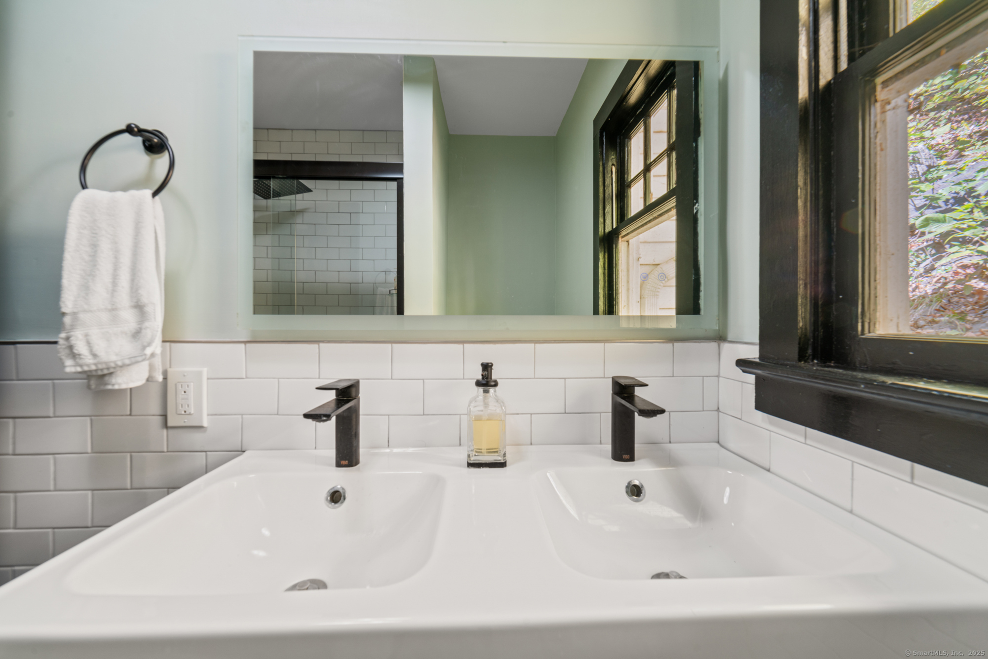 109 Mountain Road Ridgefield, CT 06877 - Photo 12 of 18