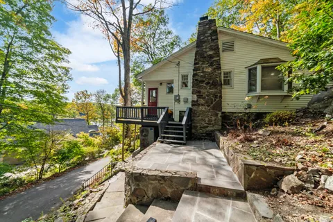 $425,000 | 109 Mountain Road, Ridgefield, CT 06877