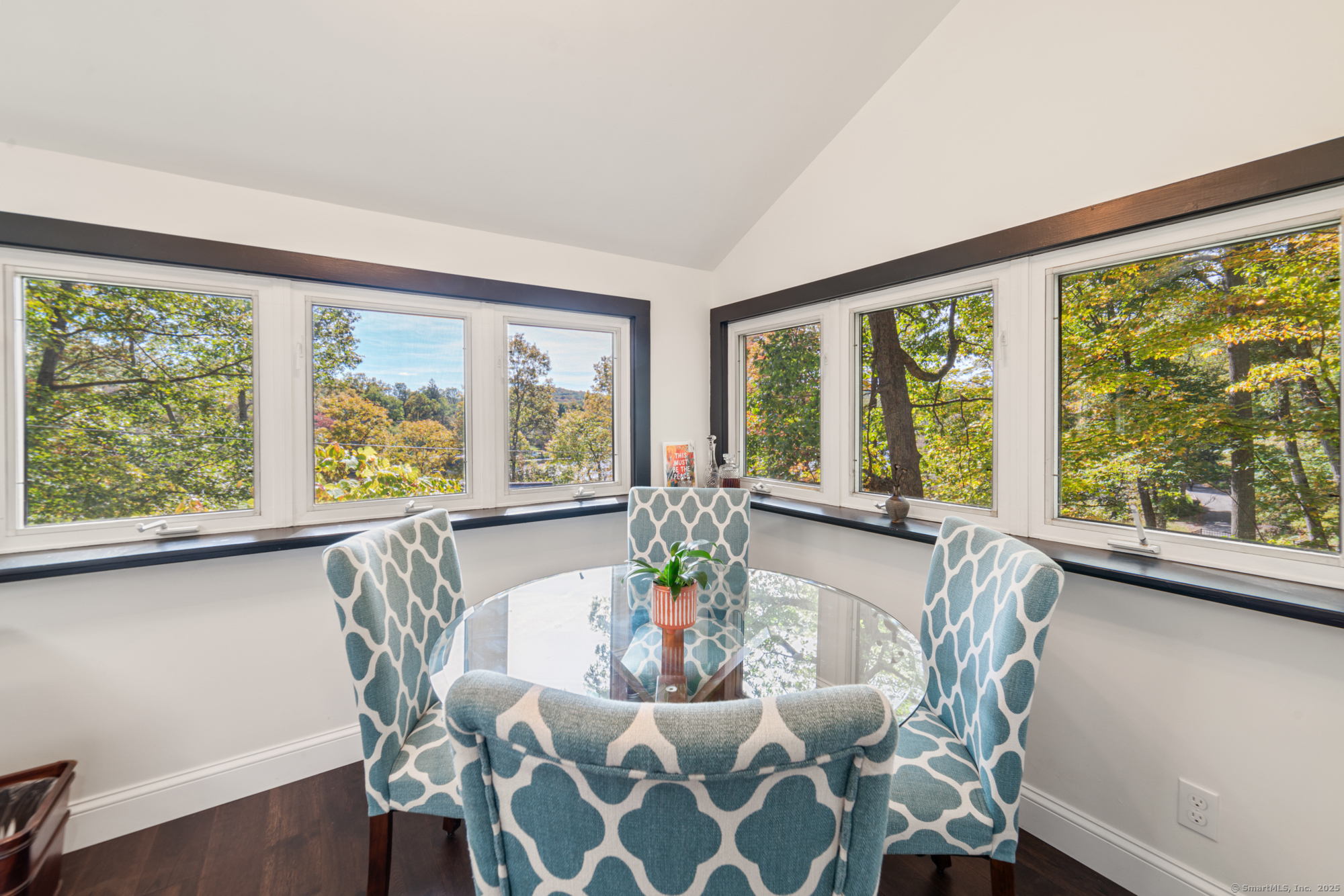 109 Mountain Road Ridgefield, CT 06877 - Photo 3 of 18