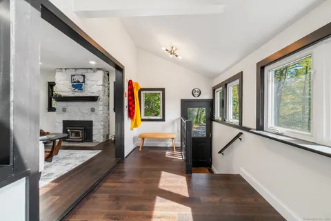 $425,000 | 109 Mountain Road, Ridgefield, CT 06877