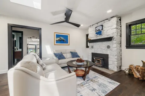 $425,000 | 109 Mountain Road, Ridgefield, CT 06877