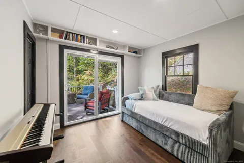 $425,000 | 109 Mountain Road, Ridgefield, CT 06877